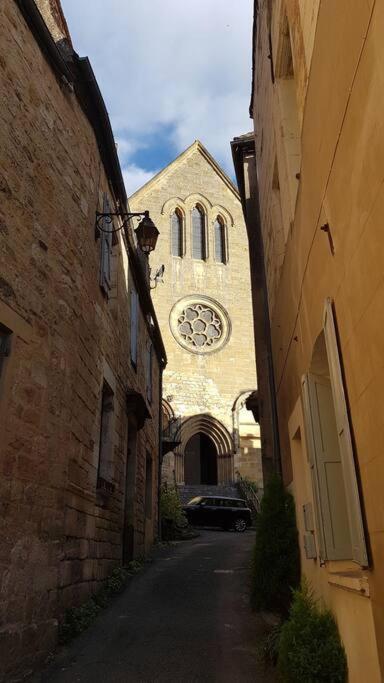 Aux Portes De L'Abbaye Saint-Cyprien  Exterior foto